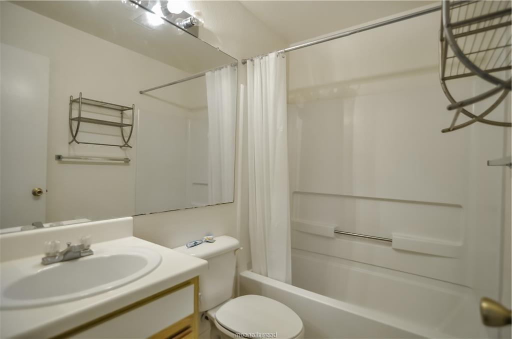 523 Southwest Pkwy #204 Room D property image